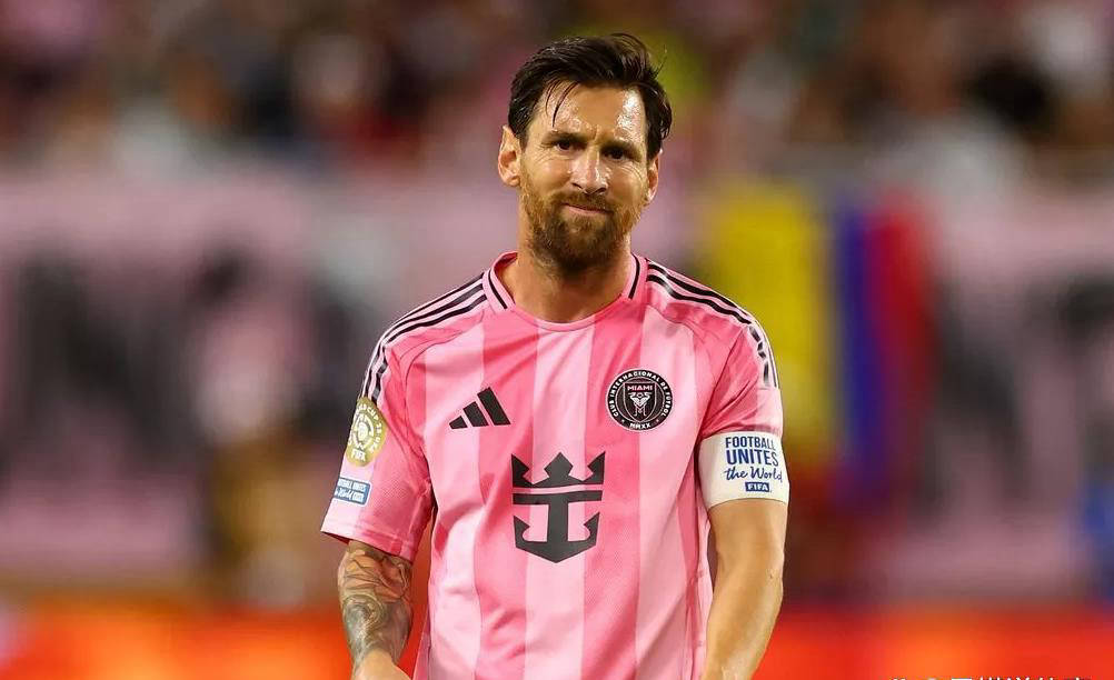 梅西回归赛场，问鼎冠军首场状态亮眼，快船观众沸腾！的简单介绍体育赛事直播